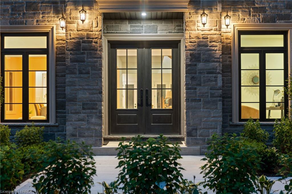 5 West Harris Road, Brantford ON N3T 5L4