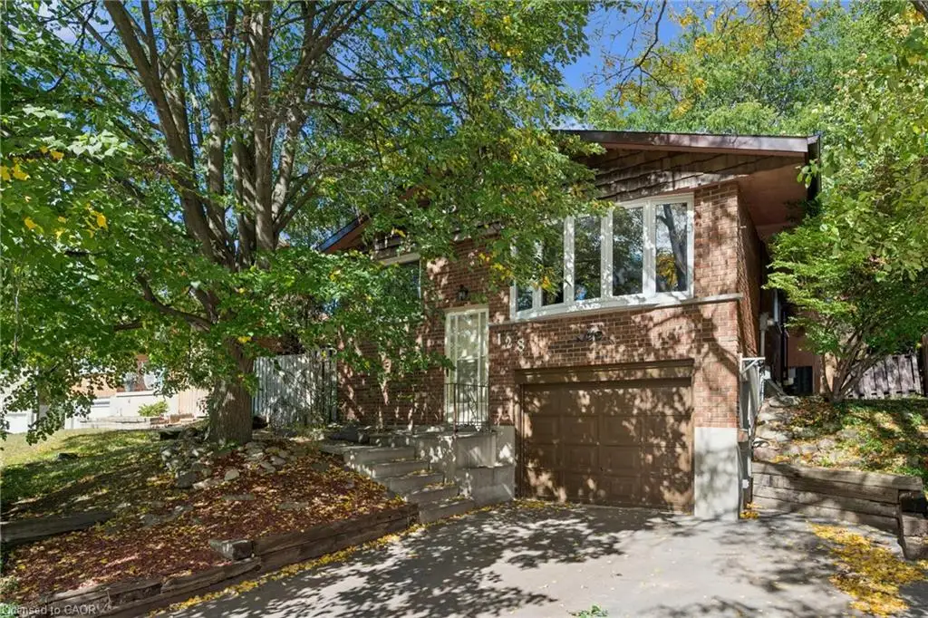 128 Briar Knoll Drive, Kitchener ON N2E 2B8