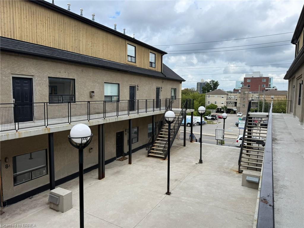 18-12 Bridgeport Road E, Waterloo ON N2J 2J3