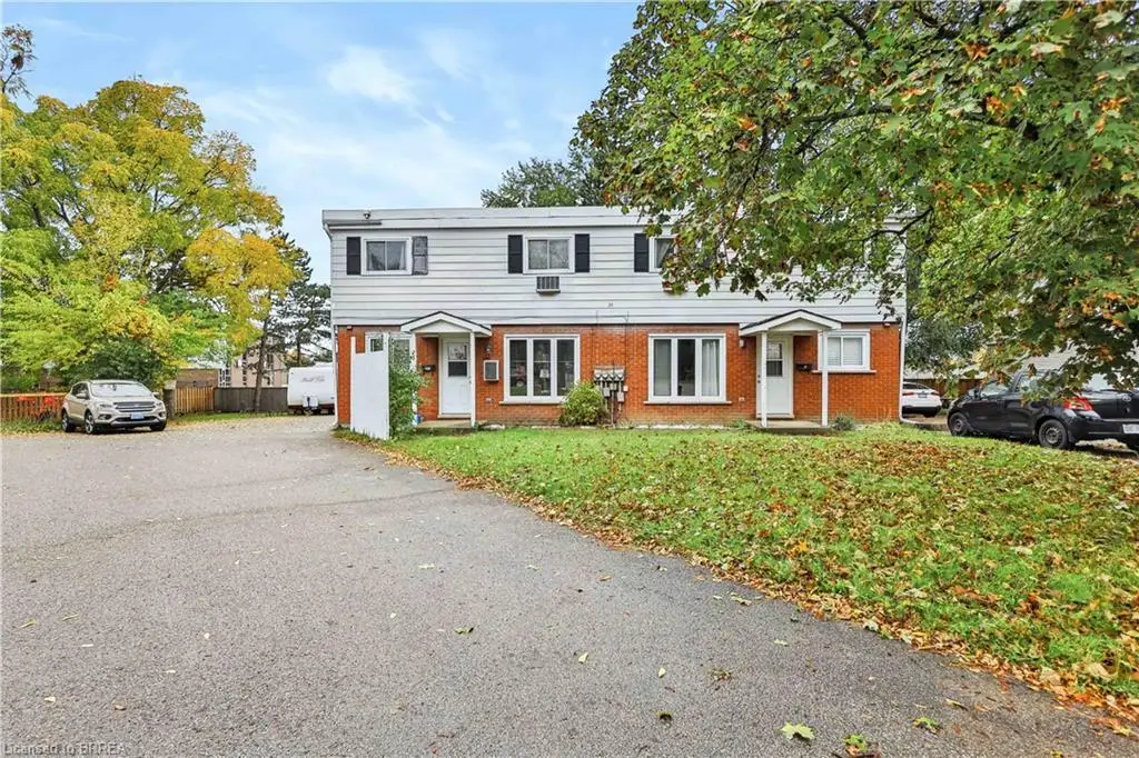 23 Brenda Court, Brantford ON N3R 2L8
