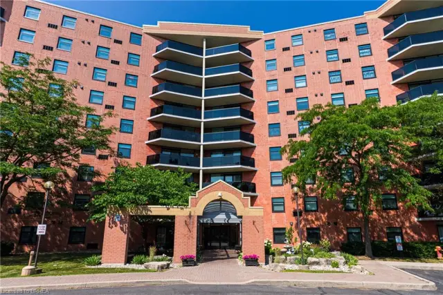 905-9 Bonheur Court, Brantford ON N3P 1Z5