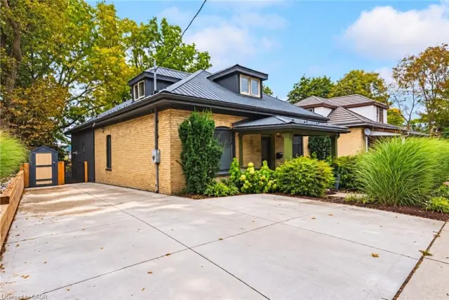 103 Courtney Street, Cambridge ON N3C 1S2