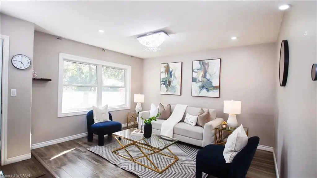 18 Clearview Drive, Cambridge ON N1S 1B2