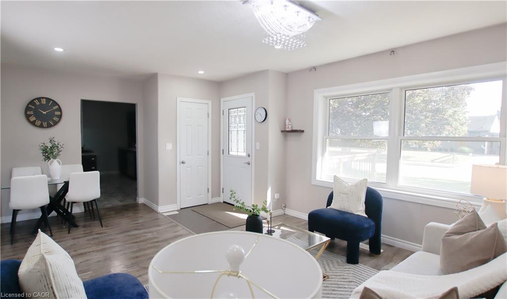 18 Clearview Drive, Cambridge ON N1S 1B2