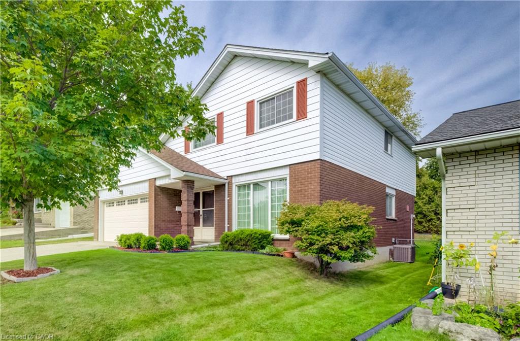 16 Bonnylyn Drive, Kitchener ON N2M 1S6