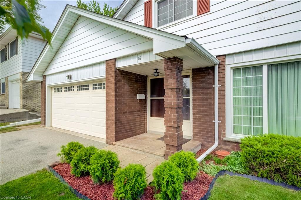 16 Bonnylyn Drive, Kitchener ON N2M 1S6