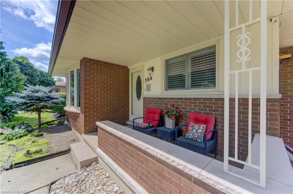 144 Holborn Drive, Kitchener ON M2A 2E5