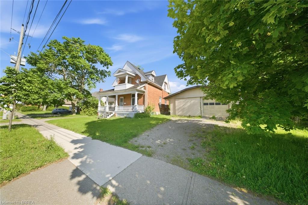 816 Colborne Street E, Brantford ON N3S 3S4