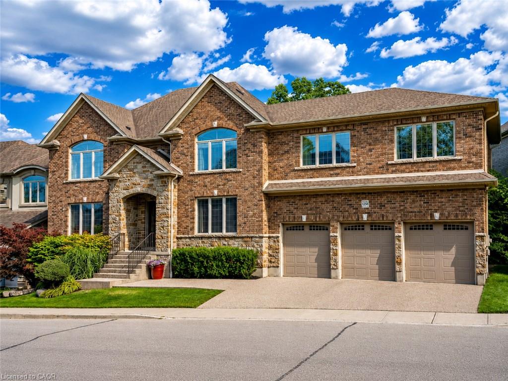 3-258 Edgewater Crescent, Kitchener ON N2A 4M2