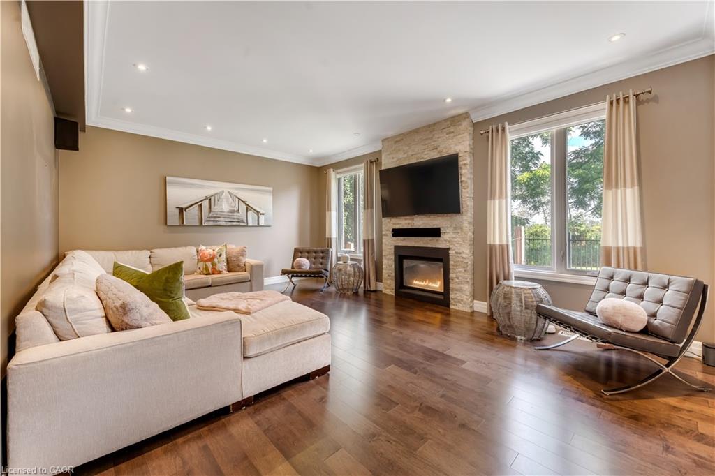 3-258 Edgewater Crescent, Kitchener ON N2A 4M2