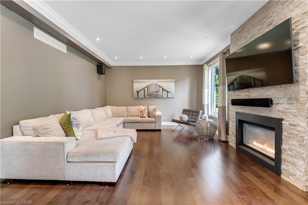 3-258 Edgewater Crescent, Kitchener ON N2A 4M2