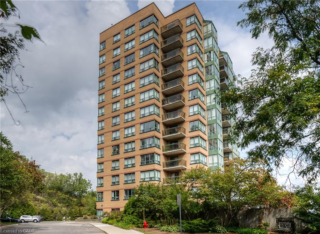 102-237 King Street W, Cambridge ON N3H 5L2