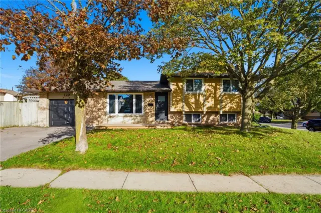 170 Sunset Boulevard, Cambridge ON N1S 4L8