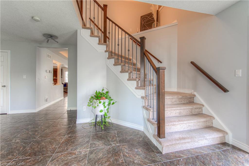 139 Pebblecreek Drive, Kitchener ON N2A 4M4