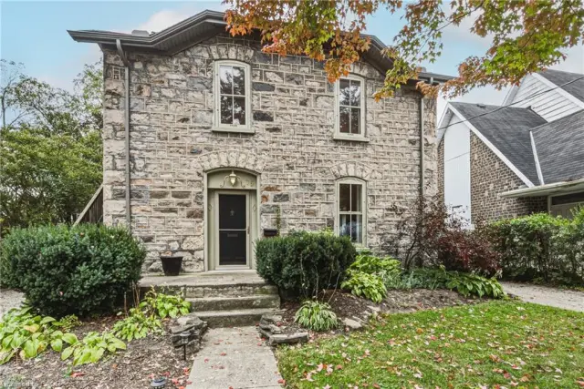 75 Pollock Avenue, Cambridge ON N1R 2B4