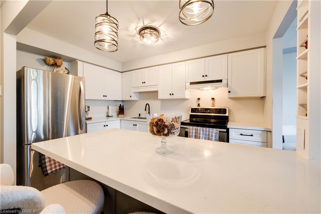 401-9 Bonheur Court, Brantford ON N3P 1Z5