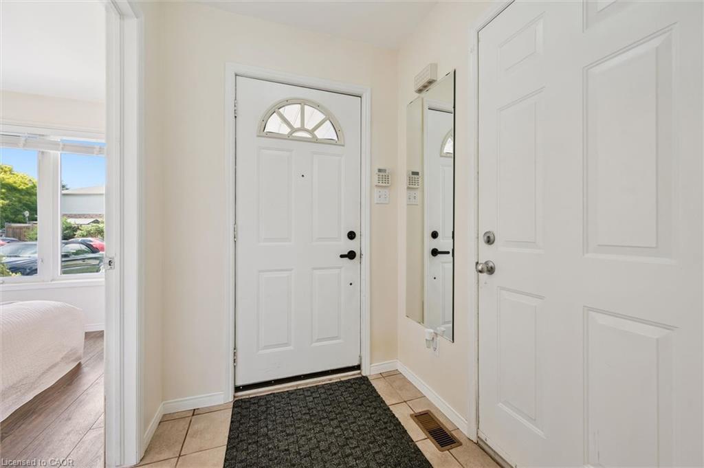 73 Waxwing Crescent, Guelph ON N1C 1E3