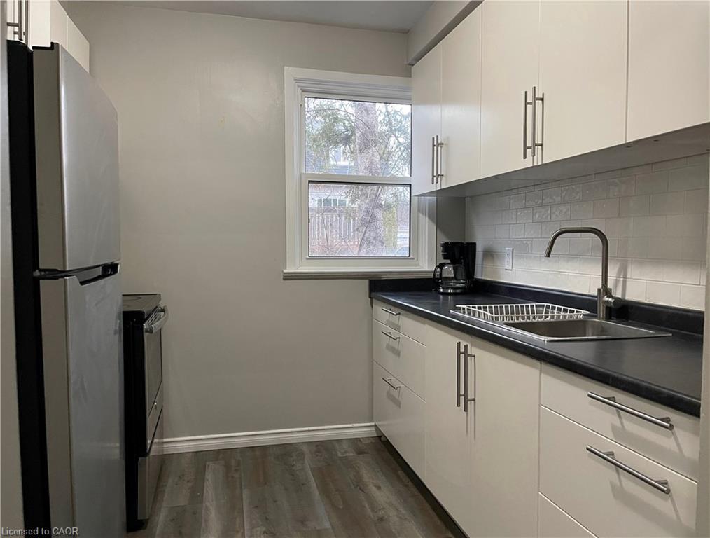 276 Westcourt Place, Waterloo ON N2L 2R7