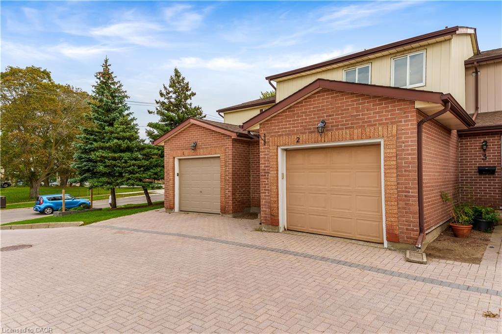 2-25 Valleyview Road, Kitchener ON N2E 1L5