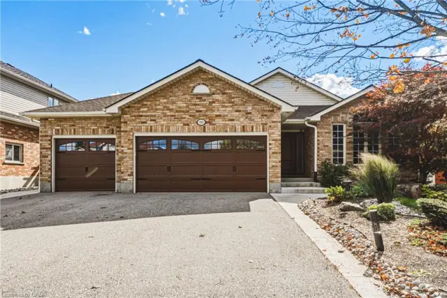 116 Attwood Drive, Cambridge ON N1T 1P6