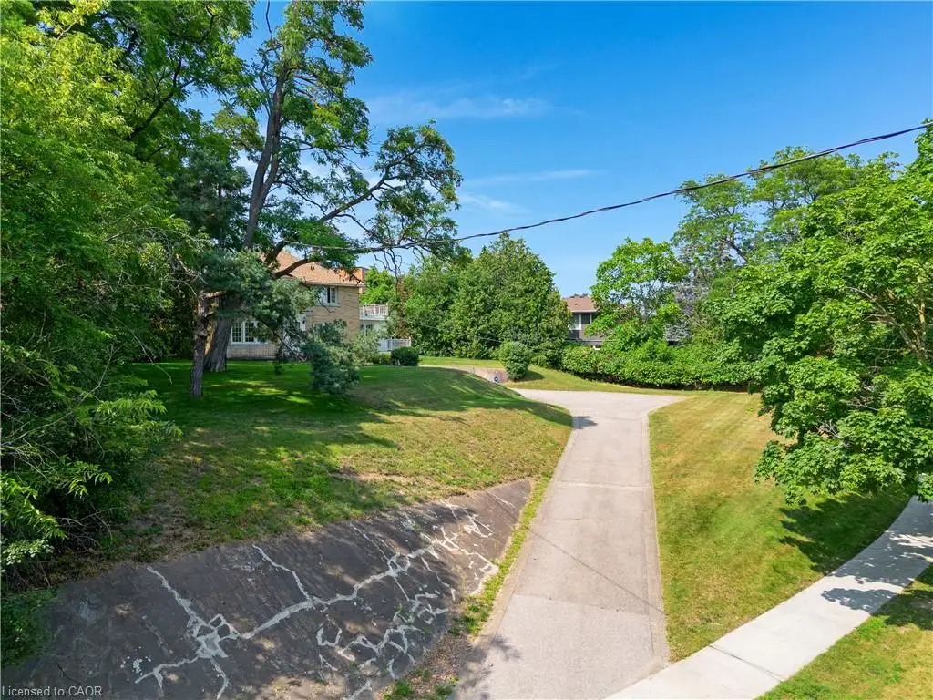 272 Sheldon Avenue N, Kitchener ON N2A 1G7
