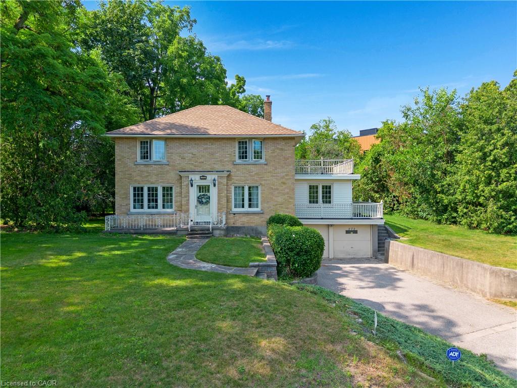 272 Sheldon Avenue N, Kitchener ON N2A 1G7
