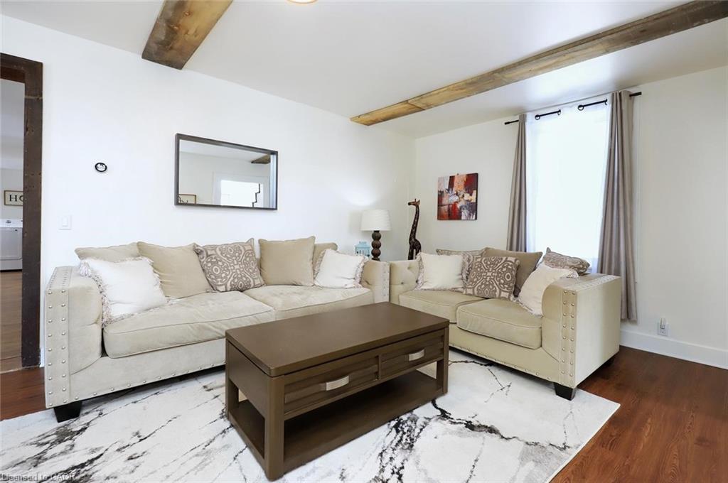 1 John Avenue, Paris ON N3L 2S8