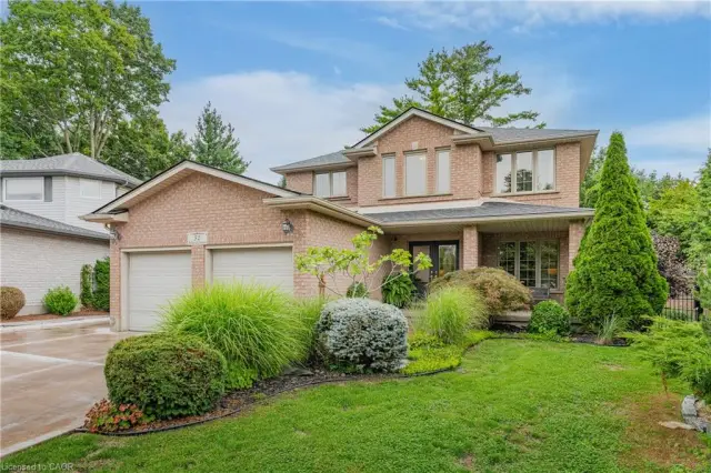 52 Archwood Crescent, Cambridge ON N1T 2A6