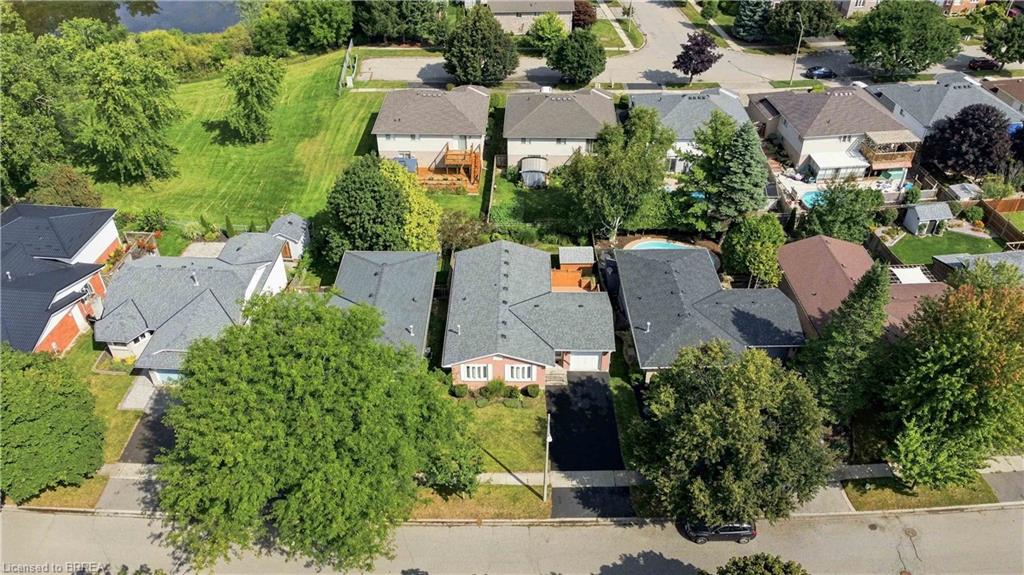 22 Allensgate Drive, Brantford ON N3V 1C8