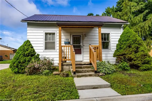 122 Queen Street, Ingersoll ON N5C 3A6
