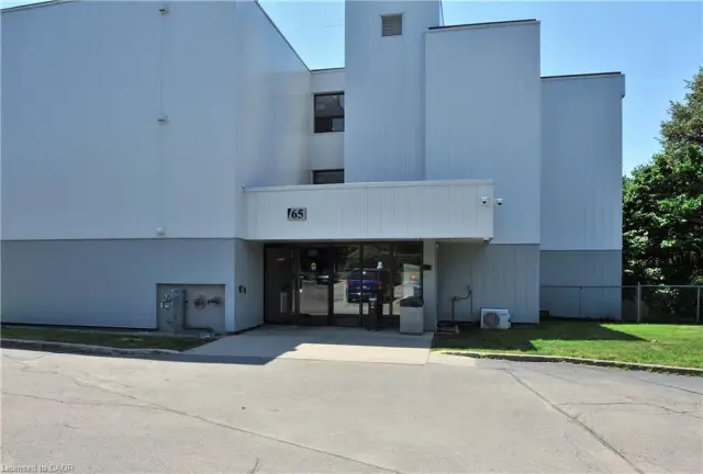 301-65 Silvercreek Parkway N, Guelph ON N1H 7R9