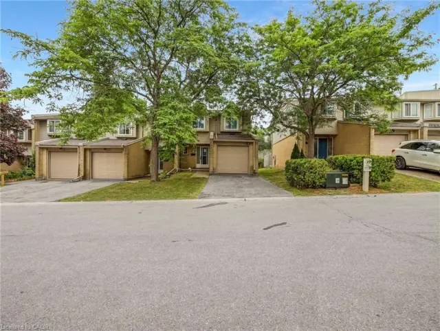 24-29 Paulander Drive, Kitchener ON N2M 5L2