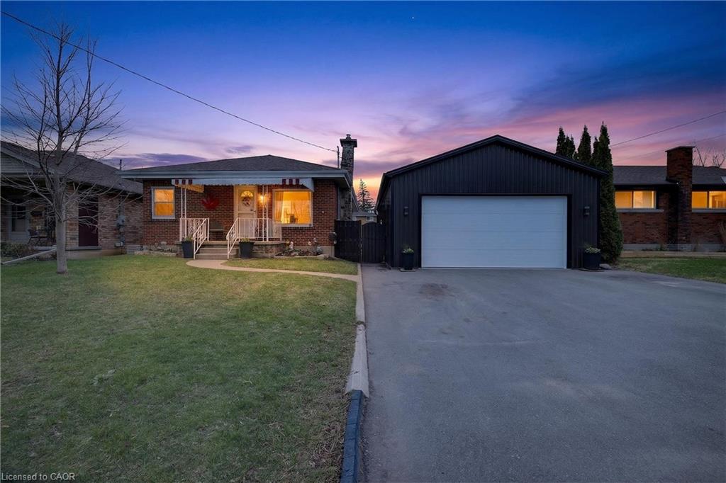 73 Avondale Street, Brantford ON N3S 4M1