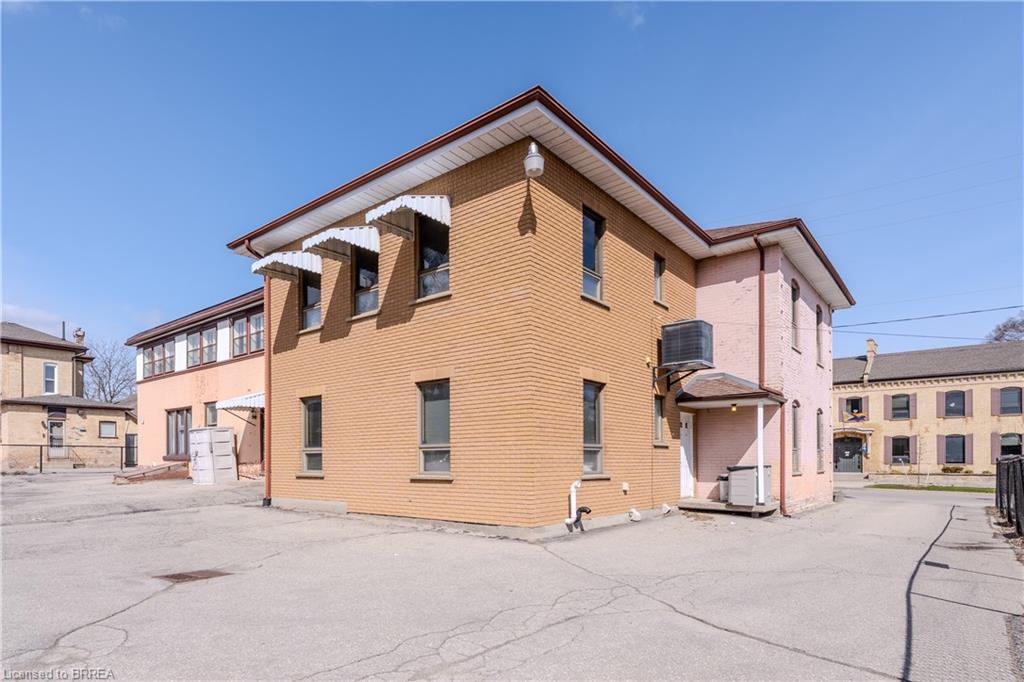 75 Chatham Street, Brantford ON N3T 2P2