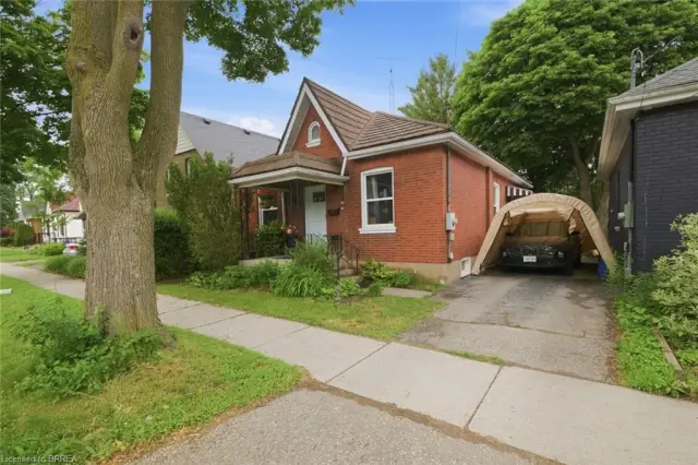 12 Brunswick Street, Brantford ON N3T 1E7