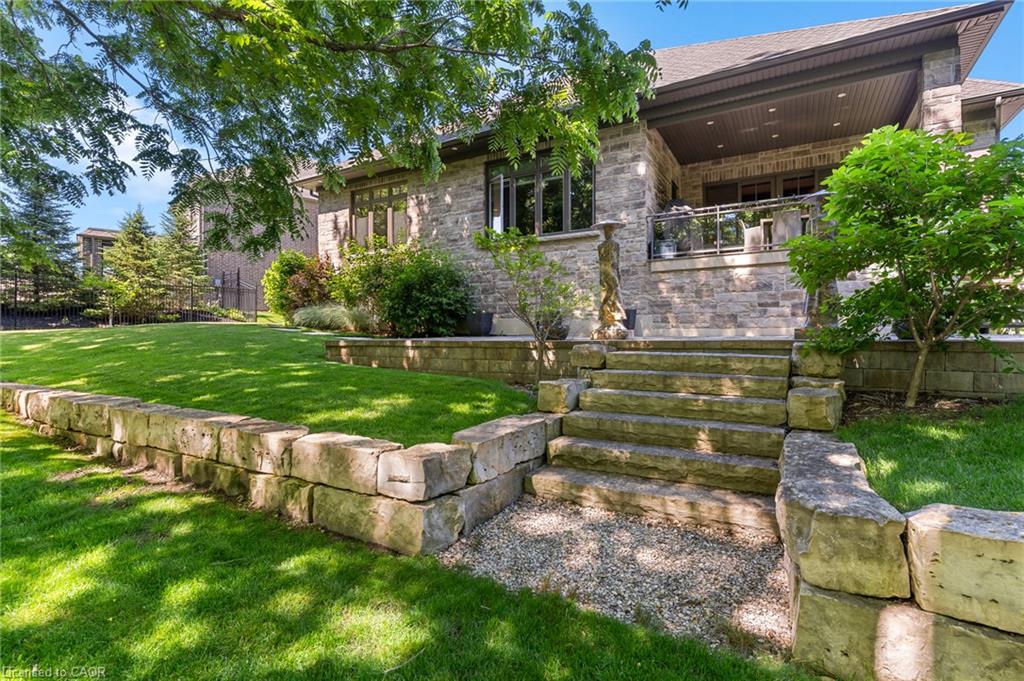 44 Pioneer Ridge Drive, Kitchener ON N2P 0G6