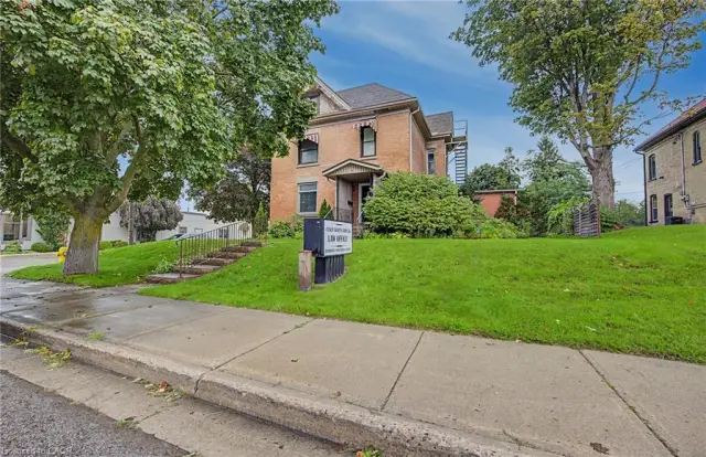 22 Harvey Street, Tillsonburg ON N4G 3J6