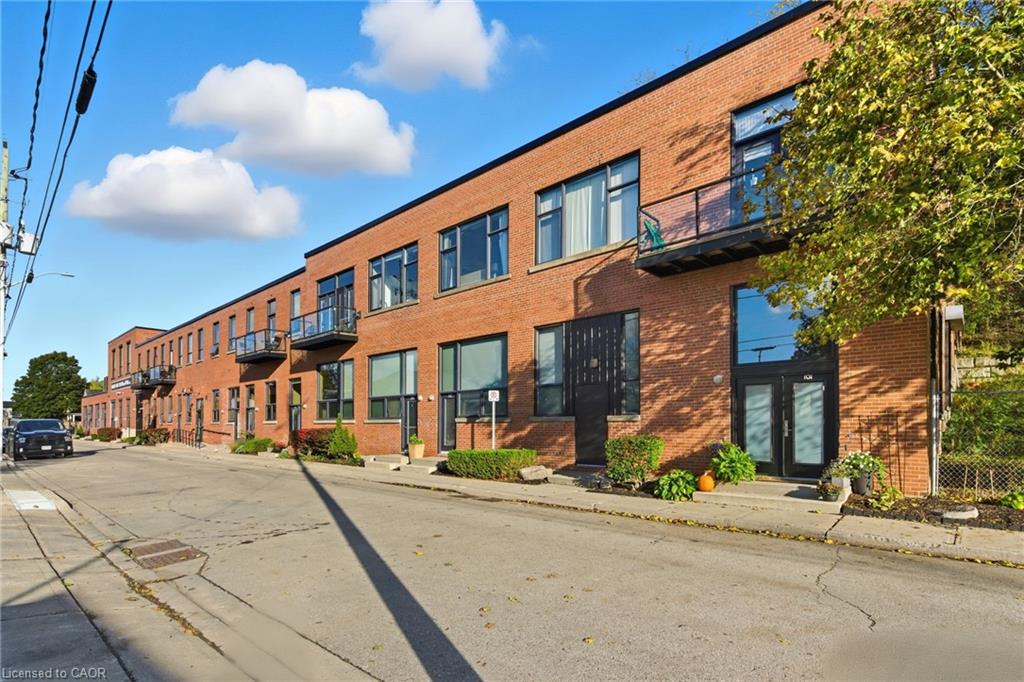 203-85 Spruce Street N, Cambridge ON N1R 4K4