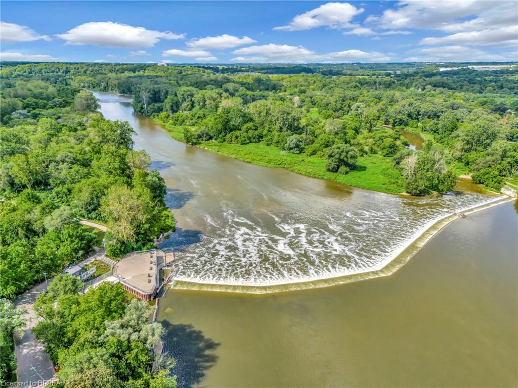 161 Parkside Drive, Brantford ON N3T 0S9