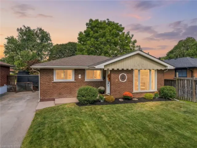 47 Buckingham Street, Brantford ON N3R 3B2