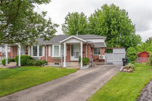 B-629 Settlersfield Court, Waterloo ON N2T 2K6