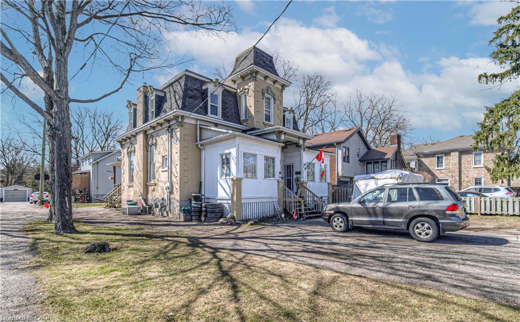 156 Grand Avenue S, Cambridge ON N1S 2M4