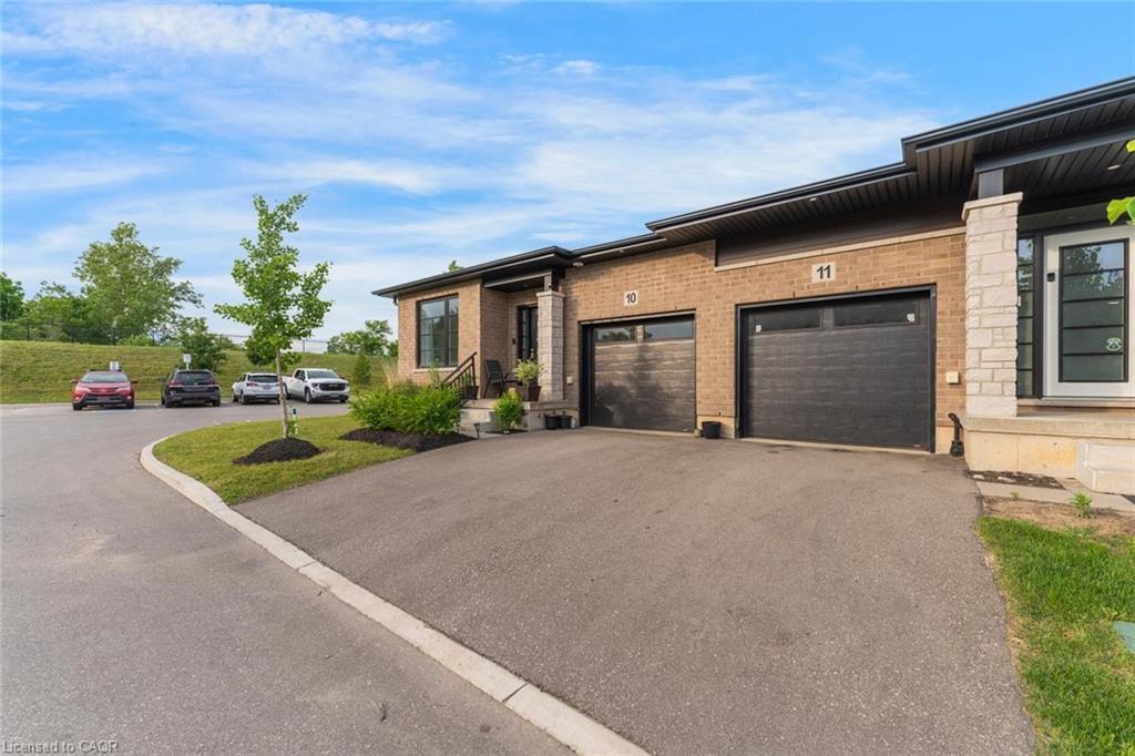 11-550 Grey Street, Brantford ON N3S 0C4