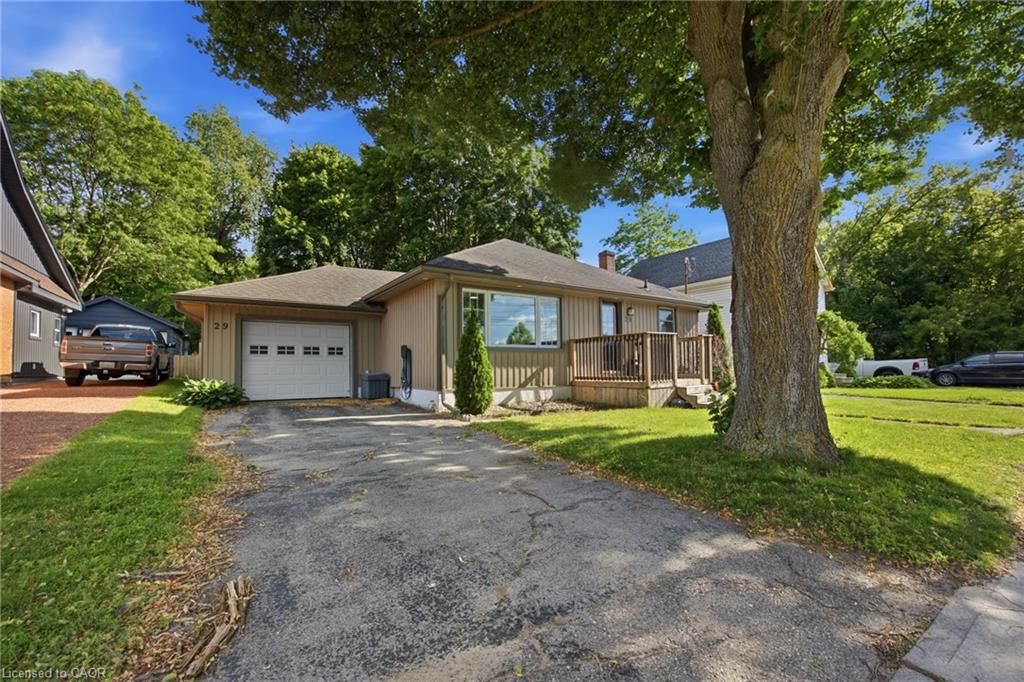 29 Concession Street E, Tillsonburg ON N4G 1N9