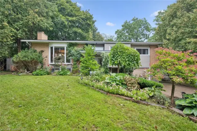 100 Forest Hill Drive, Kitchener ON N2M 4G3