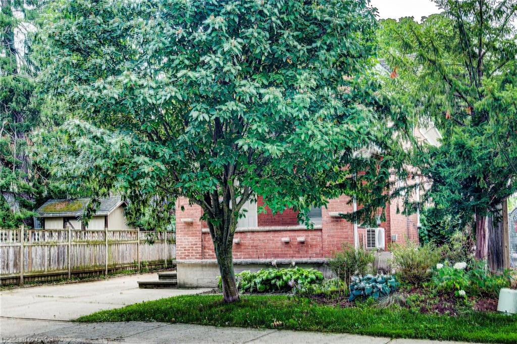 81 Willow Street, Waterloo ON N2J 1W3