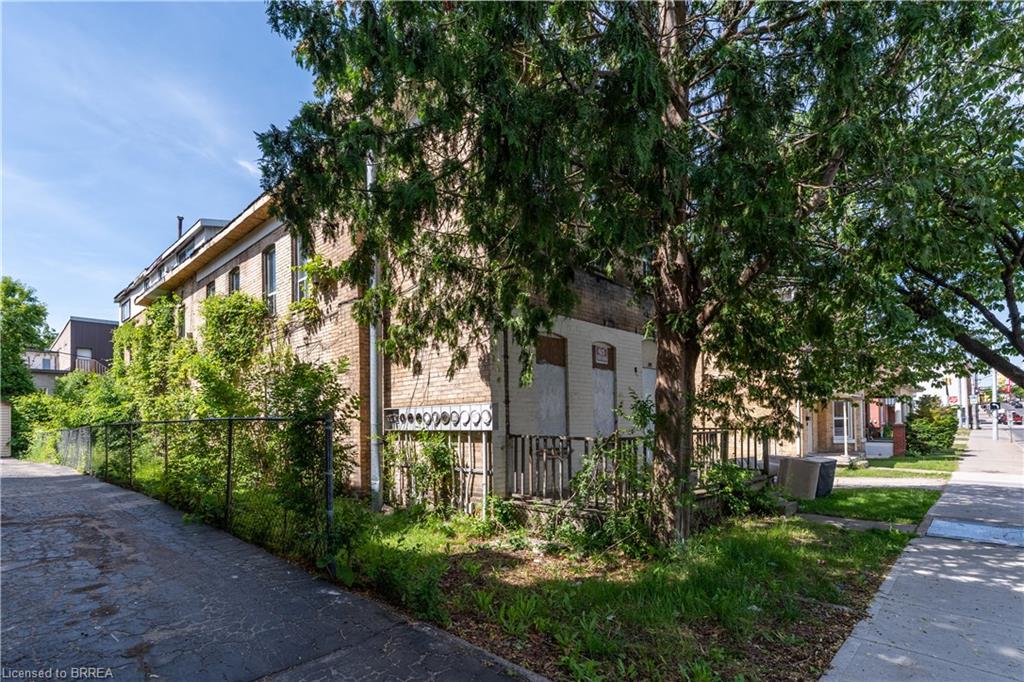 209 Dalhousie Street, Brantford ON N3S 3T8