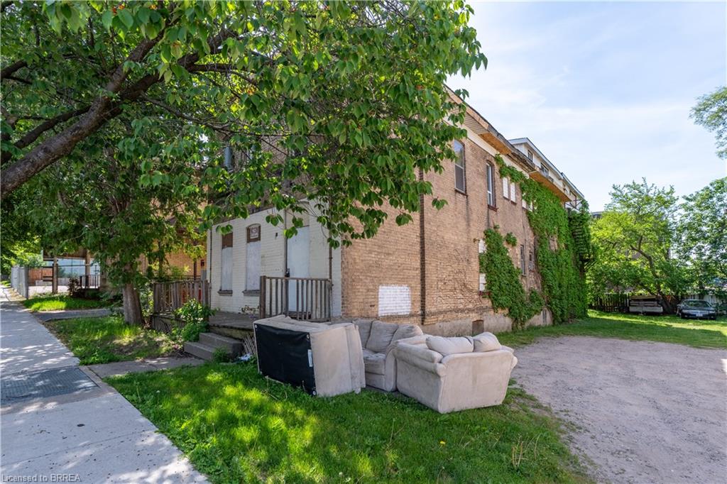 209 Dalhousie Street, Brantford ON N3S 3T8
