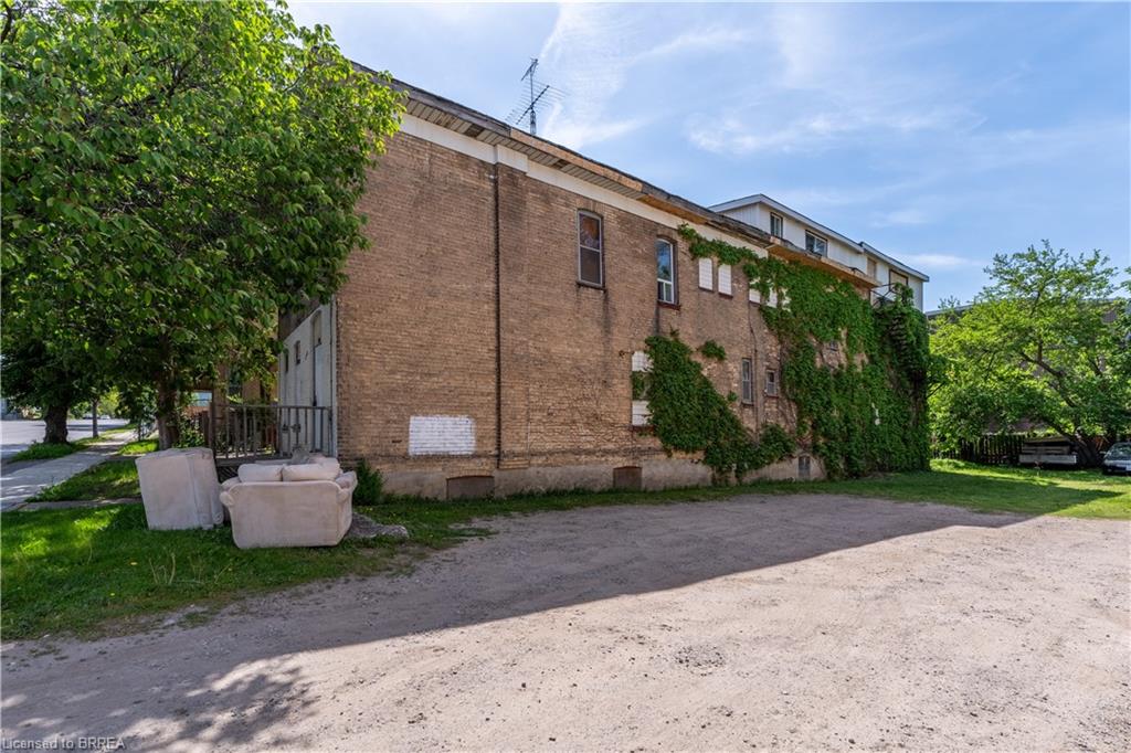 209 Dalhousie Street, Brantford ON N3S 3T8