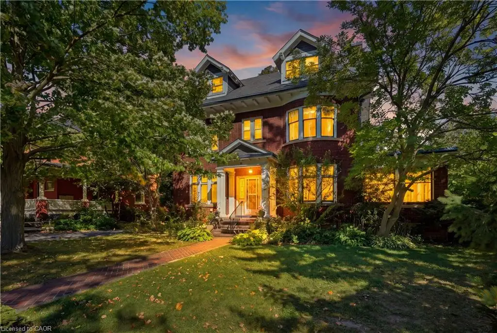 32 Wentworth Avenue, Cambridge ON N1S 1G6